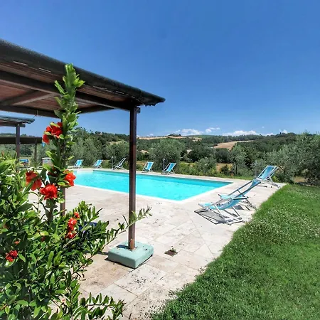 Hébergement de vacances In With Pool And Terrace